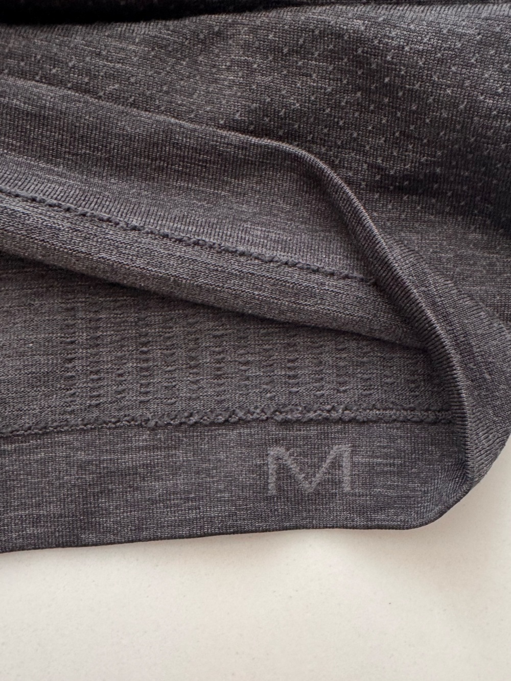 Lululemon MVT sleeveless - Picture 5 of 7